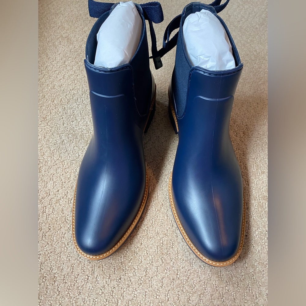 NEW Bernardo short rain boots